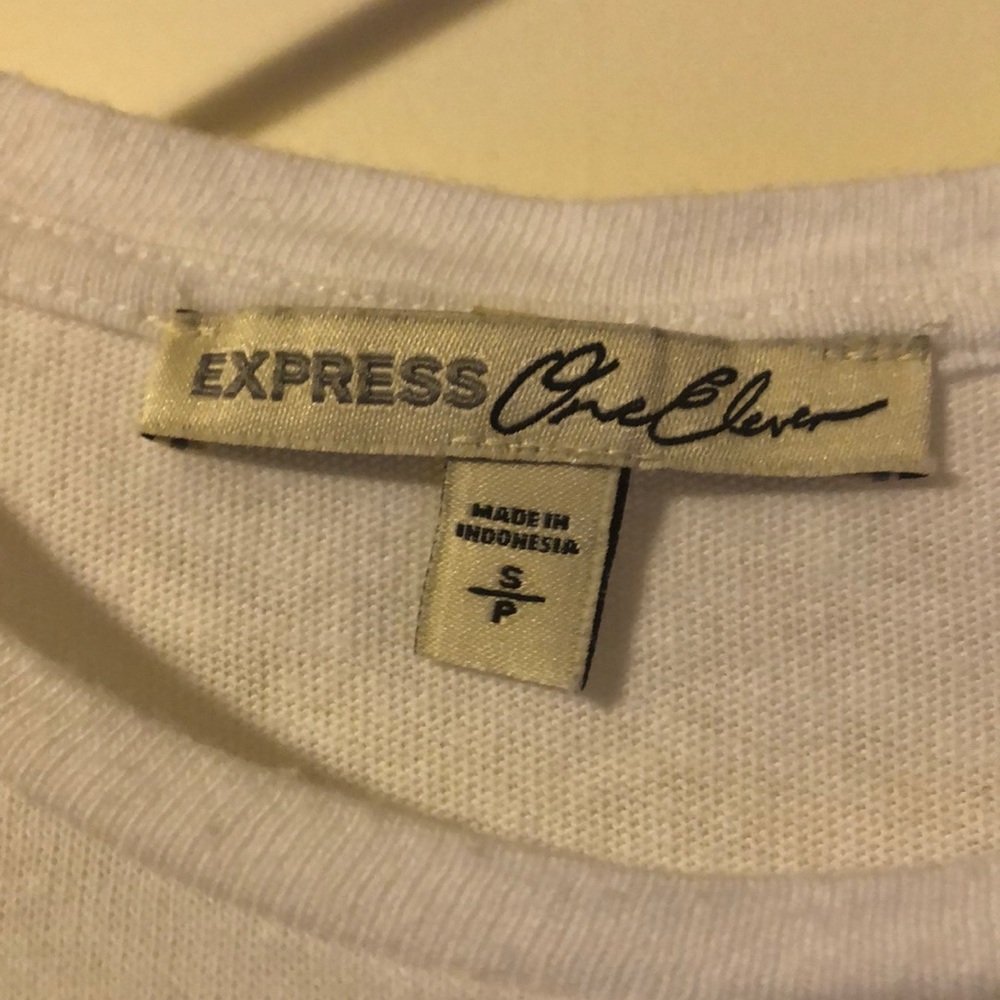 White tee - Picture 2 of 2